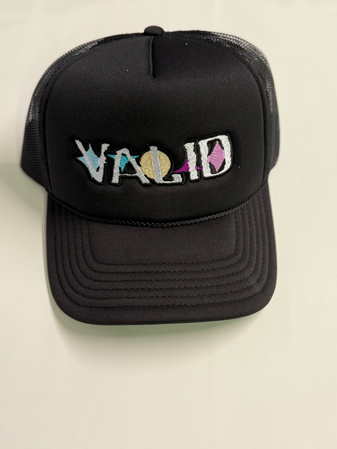 84 trucker black